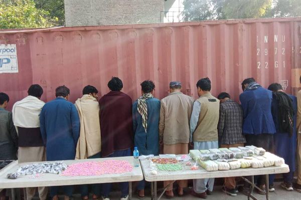 طالبانو تېره اونۍ په ننګرهار کې ۱۴ کسان له نشهيي توکو سره نیولي