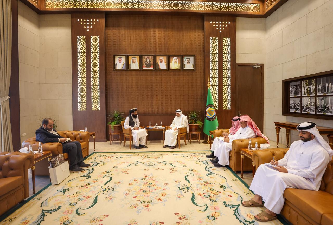 د خلیج همکارۍ شورا سرمنشي په ریاض کې د طالبانو له شارژدافیر سره وکتل