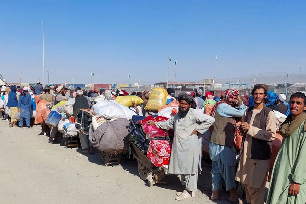 له پاکستان نه د افغان کډوالو غوښتنه؛ د اختر په ورځو کې دې د نیولو عملیات ودرول شي