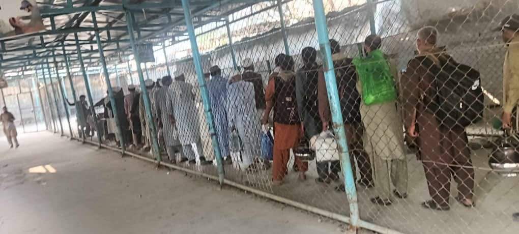 سرچينې: د تورخم دروازه له درې ورځو تړل کېدو وروسته نن د هر ډول تګ راتګ لپاره پرانیستل شوه