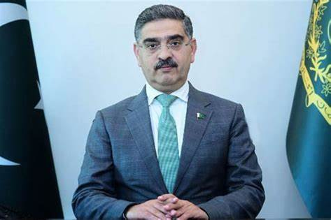 د پاکستان لومړی وزیر: طالبانو د افغانستان حکومت په زور نیولی