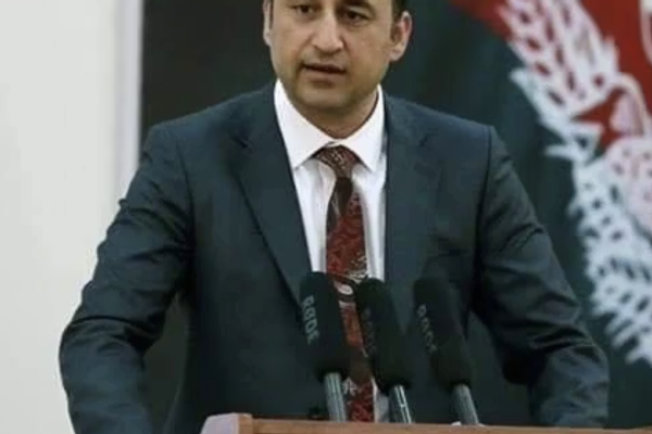 ضياء سراج: لا يمكن الدفاع عن حدود أفغانستان بـ"البراميل الصفراء"