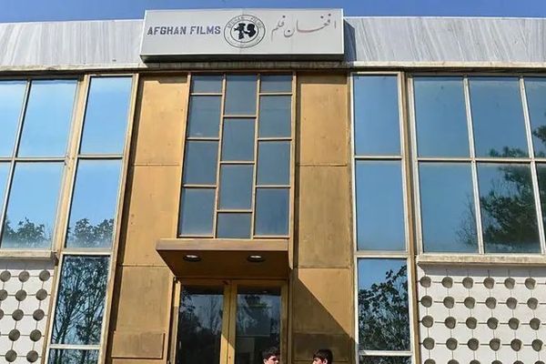 طالبانو د افغان فلم ټول تشکیلات لغوه کړي او کارکوونکي یې په کور کښېنولي