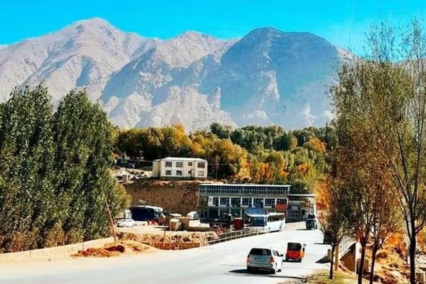 جبهه مقاومت از حمله راکتی به دفتر والی طالبان در بدخشان خبر داد