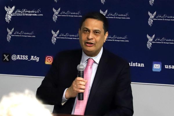 پژوهشگر افغان که خامنهای را ابومسلم خوانده بود، حسابش را قفل کرد