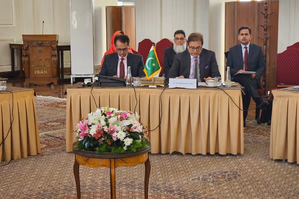 نماینده پاکستان در نشست تهران با انتقاد از طالبان گفت افغانها شایسته بهتر از این هستند