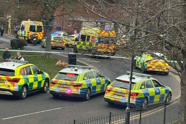 یک جوان افغان در بریتانیا پس از حمله به چند نفر در یک شفاخانه بازداشت شد