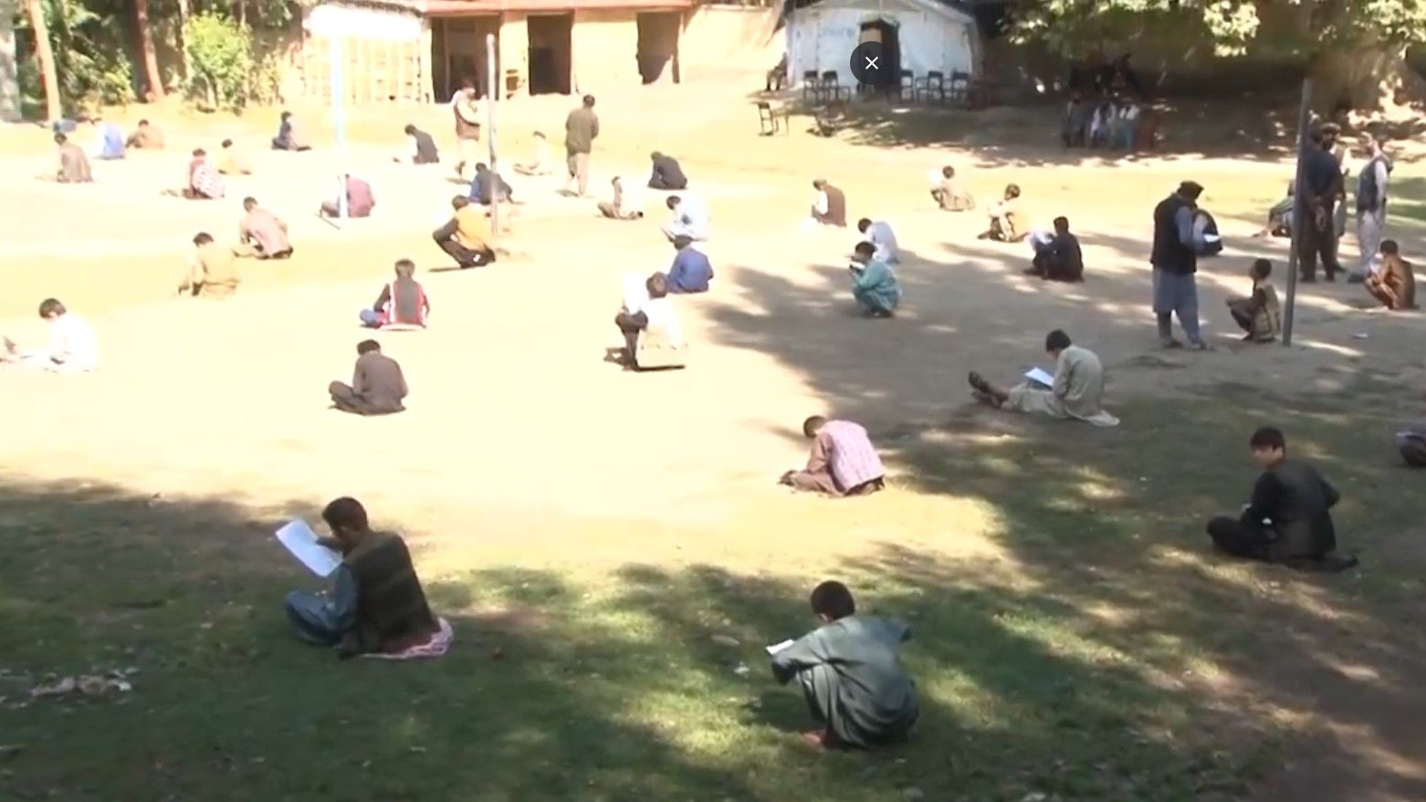 طالبان در بدخشان امتحانی درباره شناخت داعش برای دانش‌آموزان و طلاب برگزار کرد