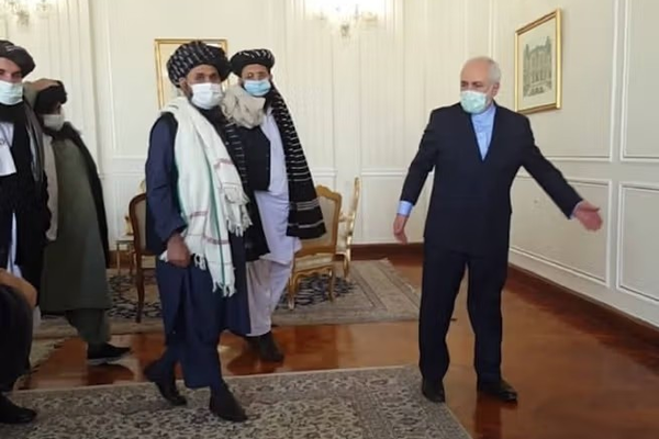 باحث إيراني: طهران دعمت طالبان ضد الولايات المتحدة وليس دولاً أخرى