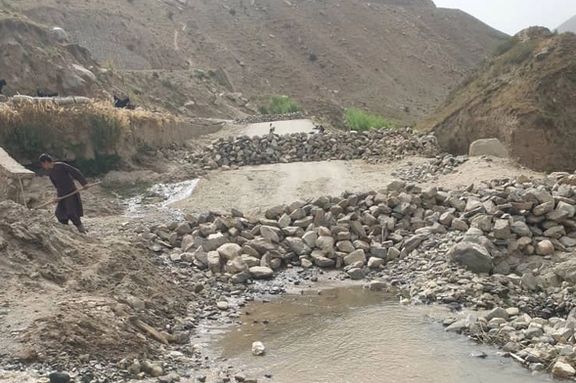 معترضان جادههای منتهی به ولسوالی خاش را بستهاند