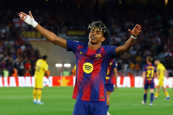 بارسلونا با پیروزی پرگل در دربی کاتالونیا، فاصلهاش را با رئال مادرید افزایش داد