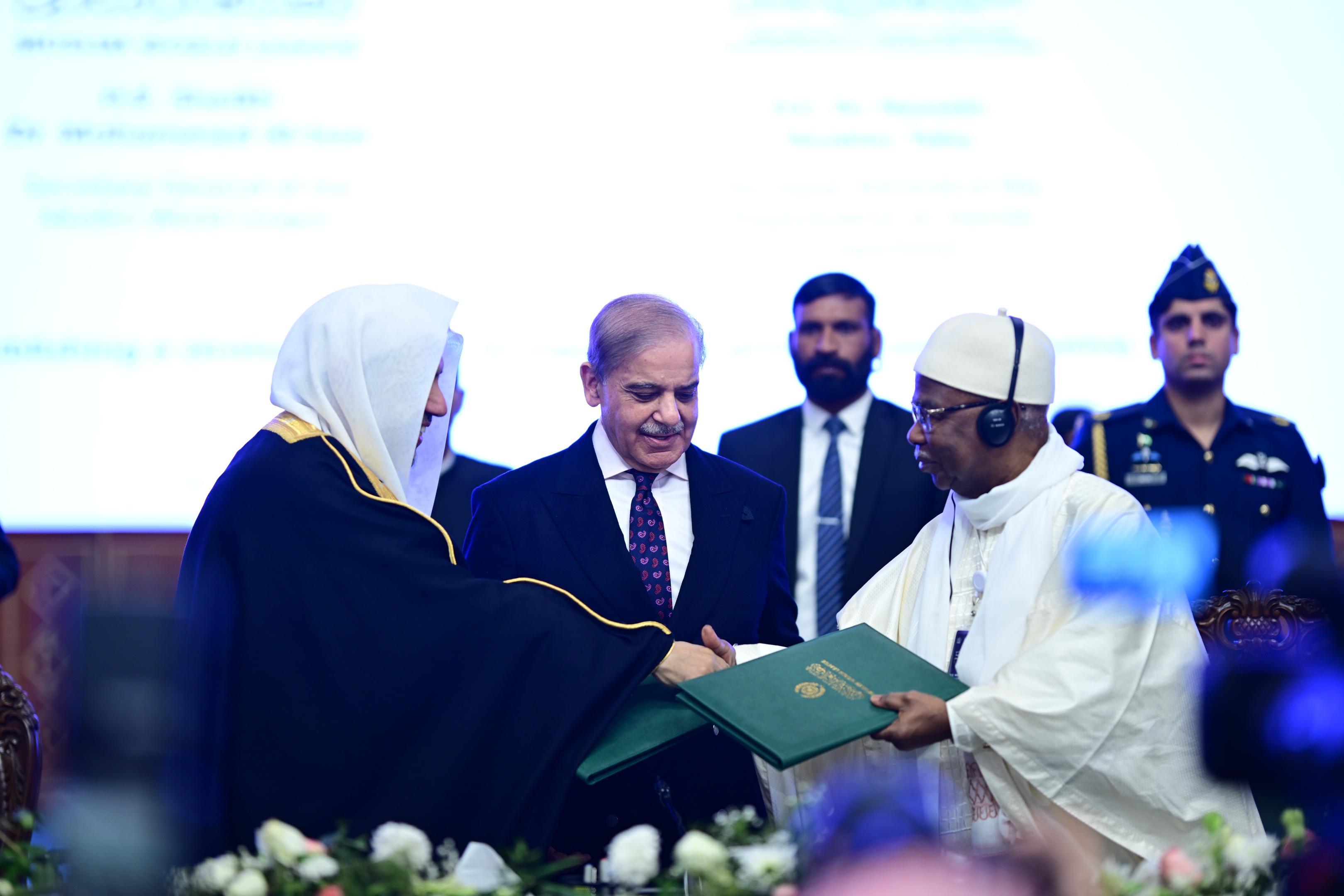 نشست اسلام‌آباد با حمایت از آموزش دختران در کشورهای اسلامی پایان یافت