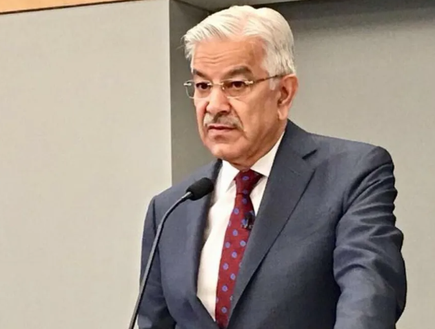 وزير الدفاع الباكستاني: لنا الحق في دخول أراضي أفغانستان