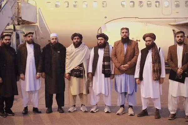 د طالبانو د عامې روغتیا وزارت یو پلاوی ترکیې ته ولاړ