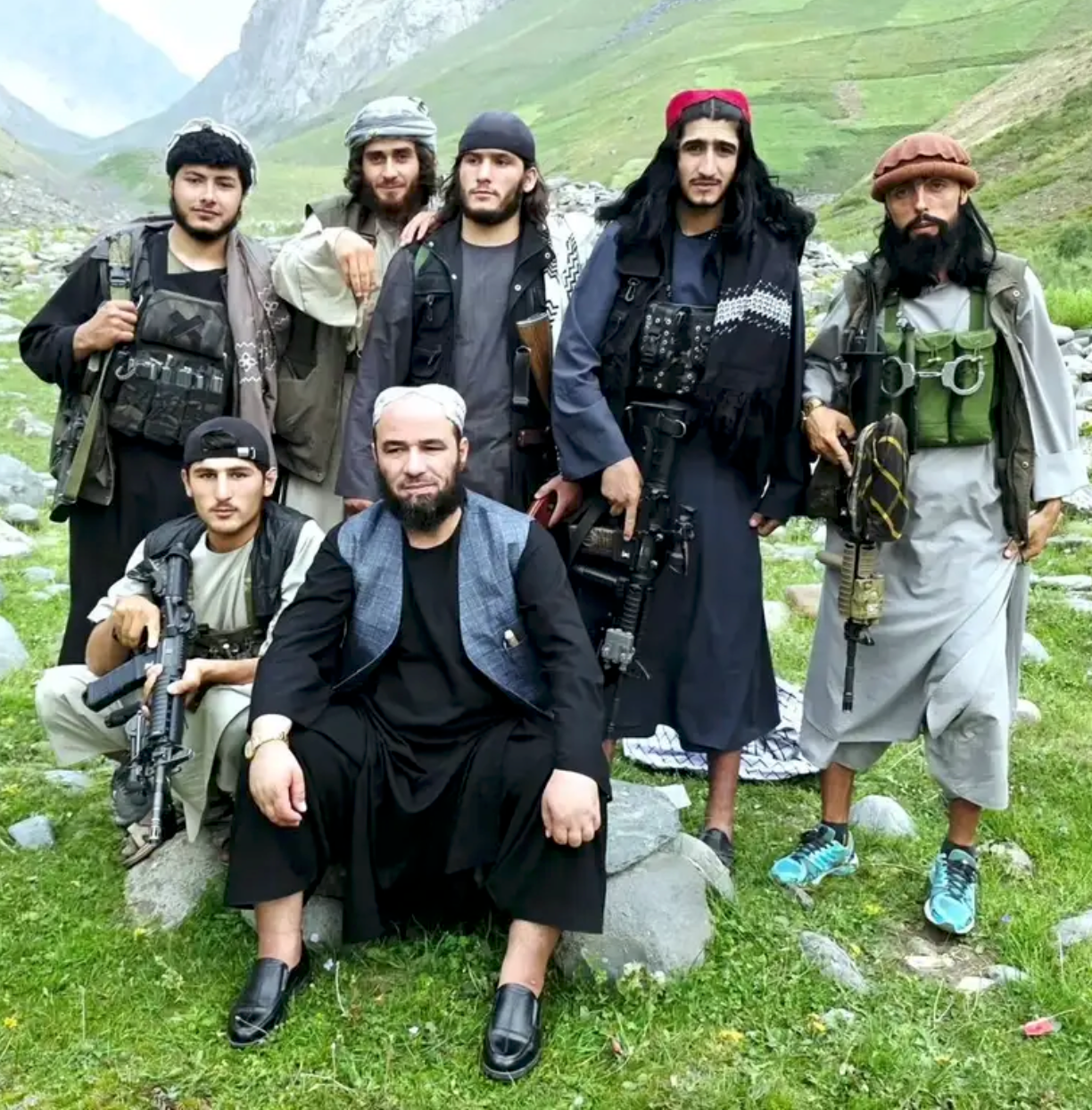 بدخشان کې د نښتو په تړاو غبرګونونه؛ جمعه‌خان فاتح له «نا برابرې جګړې» سره مخ شوی