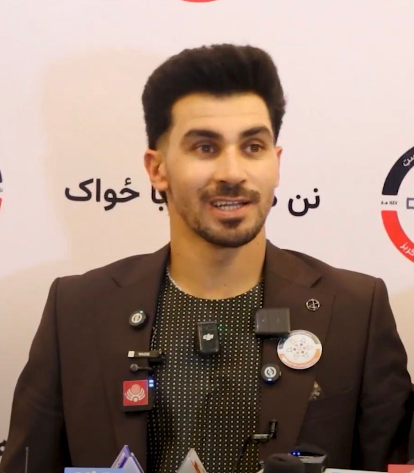 رحمان الله ګربز اړمنو خلکو سره د مرستو لپاره خیریه بنسټ جوړ کړ