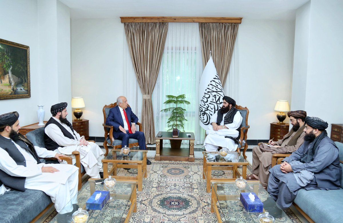 طالبان از دیدار «غیررسمی» متقی با خلیلزاد خبر داد