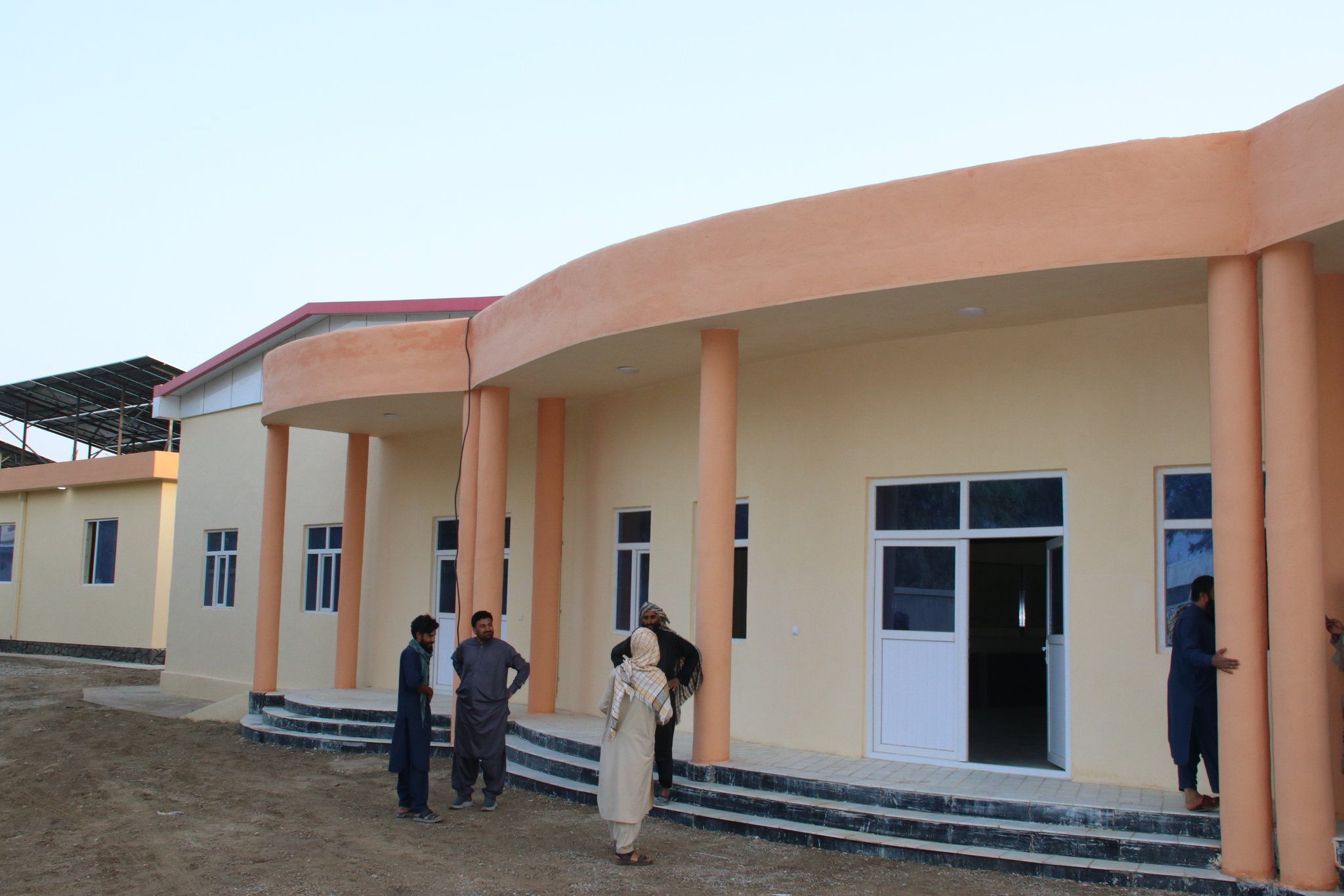 له ایران نه ستنېدونکي؛ طالبانو په نیمروز کې د ۱۶مېلیونه افغانیو په ارزښت پنډغالی جوړ کړ