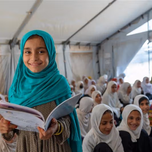 یونېسف: په افغانستان کې د ۲۰۲۱کال راهیسې ۲.۲ مېلیونه نجونې له زدهکړو بېبرخې شوې دي