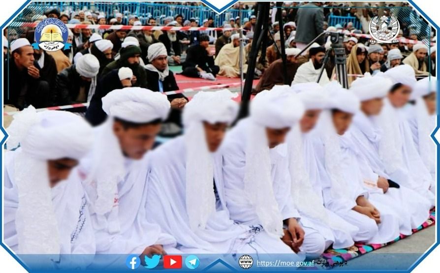 وزارت معارف طالبان از فراغت گروهی از نوجوانان از یک مدرسه دینی در بلخ خبر داد