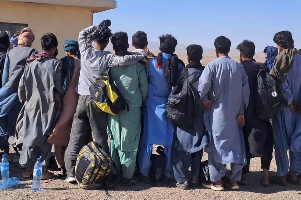 طالبانو ایران ته د ناقانونه تګ له امله ۱۴۴ کسان نیولي دي