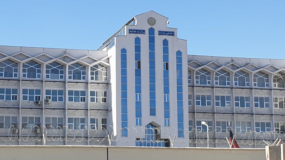 وزارت عدلیه طالبان می‌گوید در یک ماه بیش از ۳۷ هزار جریب زمین را مصادره کرده است