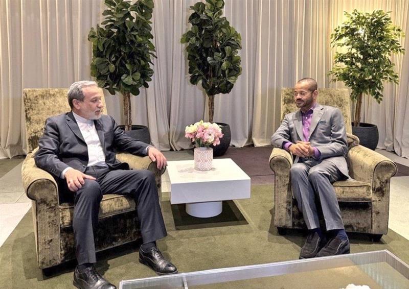 د ایران او امریکا د اټومي خبرو درېیم پړاو؛ عراقچي د عمان د بهرنیو چارو له وزیر سره لیدلي