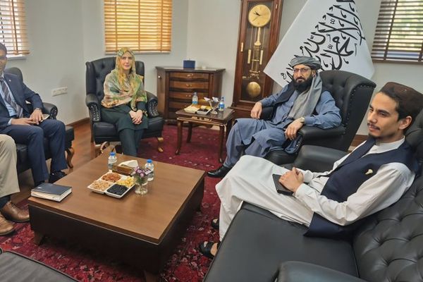 ترکمنستان کې د طالبانو سفیر د کډوالو د ستونزو په اړه د پاکستان له سفیرې سره کتلي