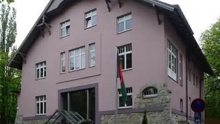 طالبان پس از سرپرست سفارت افغانستان در آلمان، دیپلومات دیگری را نیز برکنار کرد