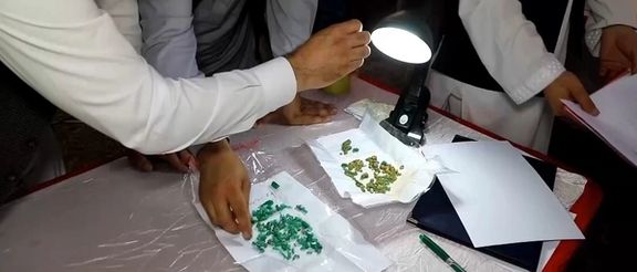 زمرد پنجشیر چگونه استخراج و فروخته میشود و چه نقشی در منابع درآمدی طالبان دارد؟