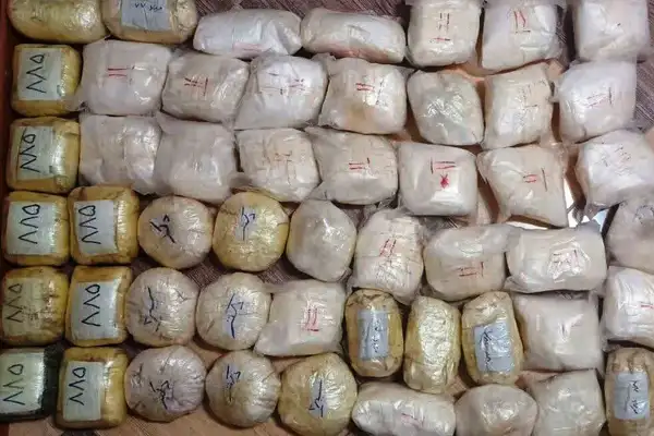 ایران: له افغانستان سره پر ګډه پوله د صنعتي نشهيي توکو کشف څلور برابره زیات شوی