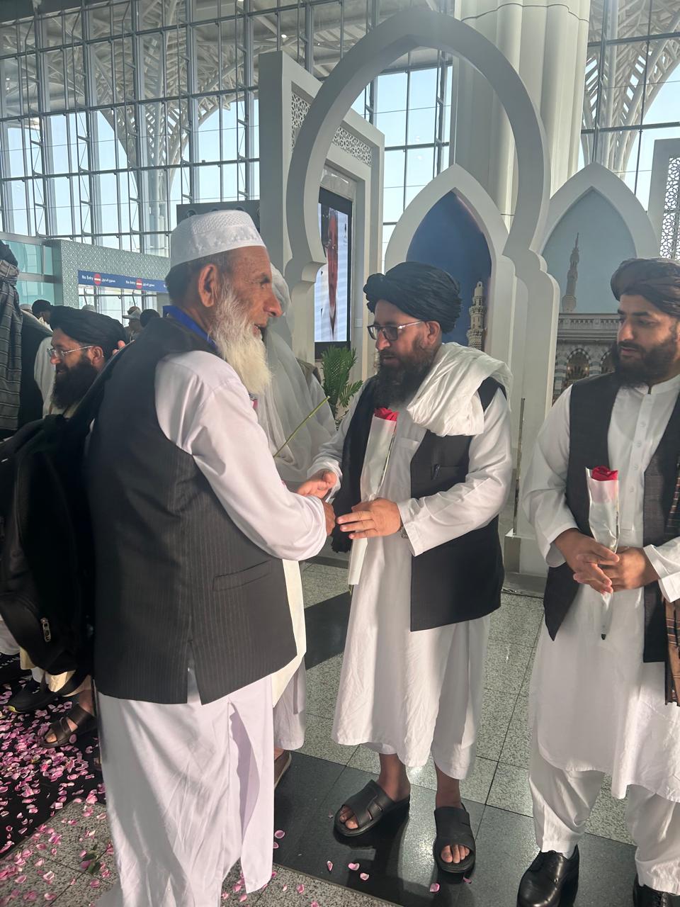 انتقال ۷ هزار زائر افغان به عربستان؛ «حجاج سرگردان مانده‌اند»