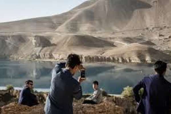 طالبان: په تېرو شپږو میاشتو کې نږدې ۱۵زره بهرنیو وګړو افغانستان ته تګ راتګ کړی دی