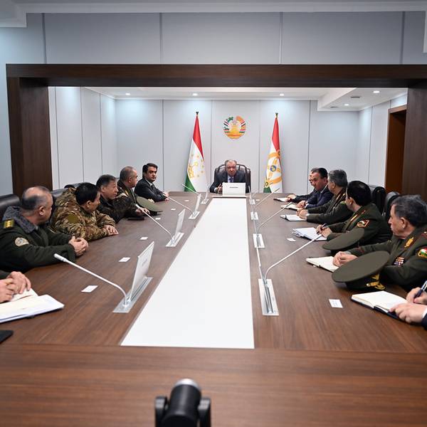 امامعلي رحمان د تاجکستان او افغانستان پر پوله نوي پوځي تاسیسات پرانیستل