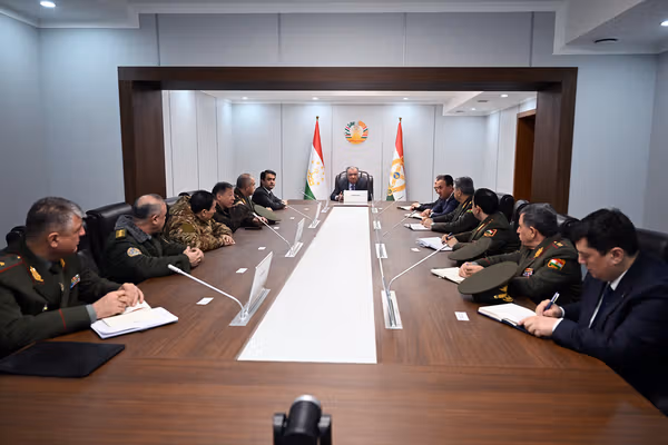 امامعلي رحمان د تاجکستان او افغانستان پر پوله نوي پوځي تاسیسات پرانیستل