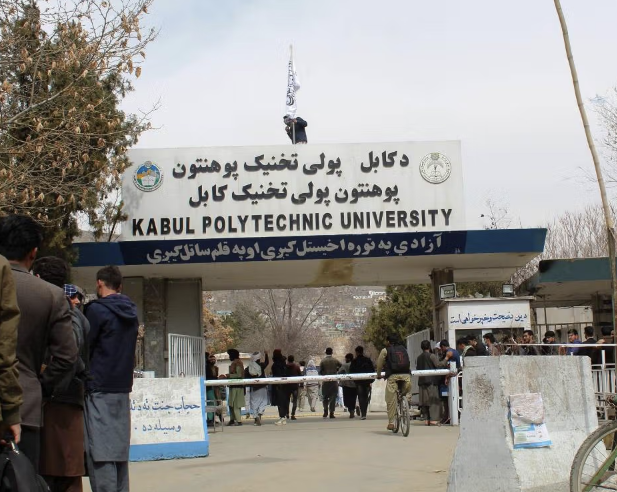 طالبان تفصل عشرات من أساتذة الجامعات الحكومية بسبب خلافات فكرية