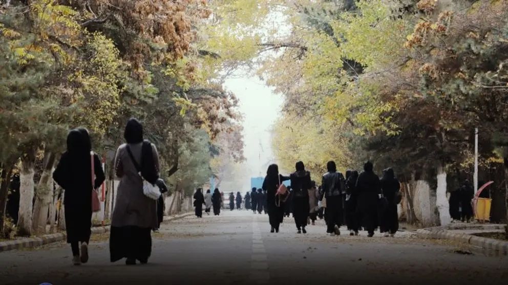 افغانانو د اسټرالیا پارلمان ته د طالبانو له خوا پر نجونو د زدکړو د بندیز له امله عریضه کړې