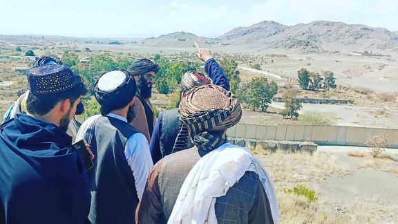 پر ګوخې دښتې له شخړې وروسته؛ طالبان د خوست په صحراباغ دښته کې خپلو جنګیالیو ته نومرې وېشي