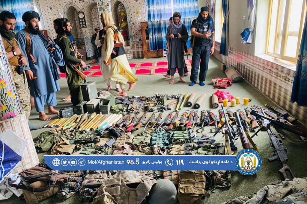 لغمان کې د ۲ قومونو جنګ کې ۳ کسان وژل شوي، طالبانو د یوې خوا ۲۵ کسان له وسلو سره نیولي