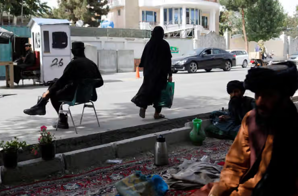 مسؤول في طالبان: نساء أفغانستان يتمتعن بحقوق غير مسبوقة