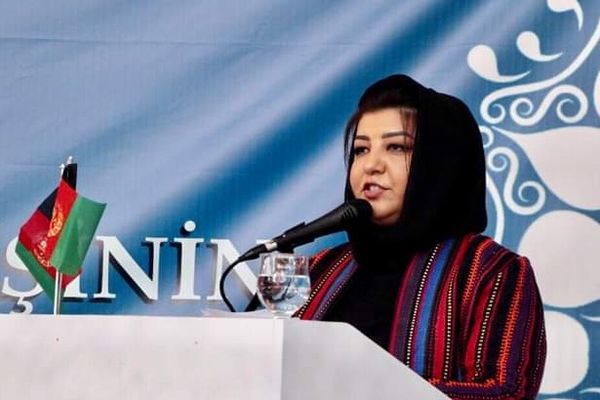 راحله دوستم: د لوحې په لرې کولو ازبکي ژبه له افغانستان نه څوک نه شي محو کولای