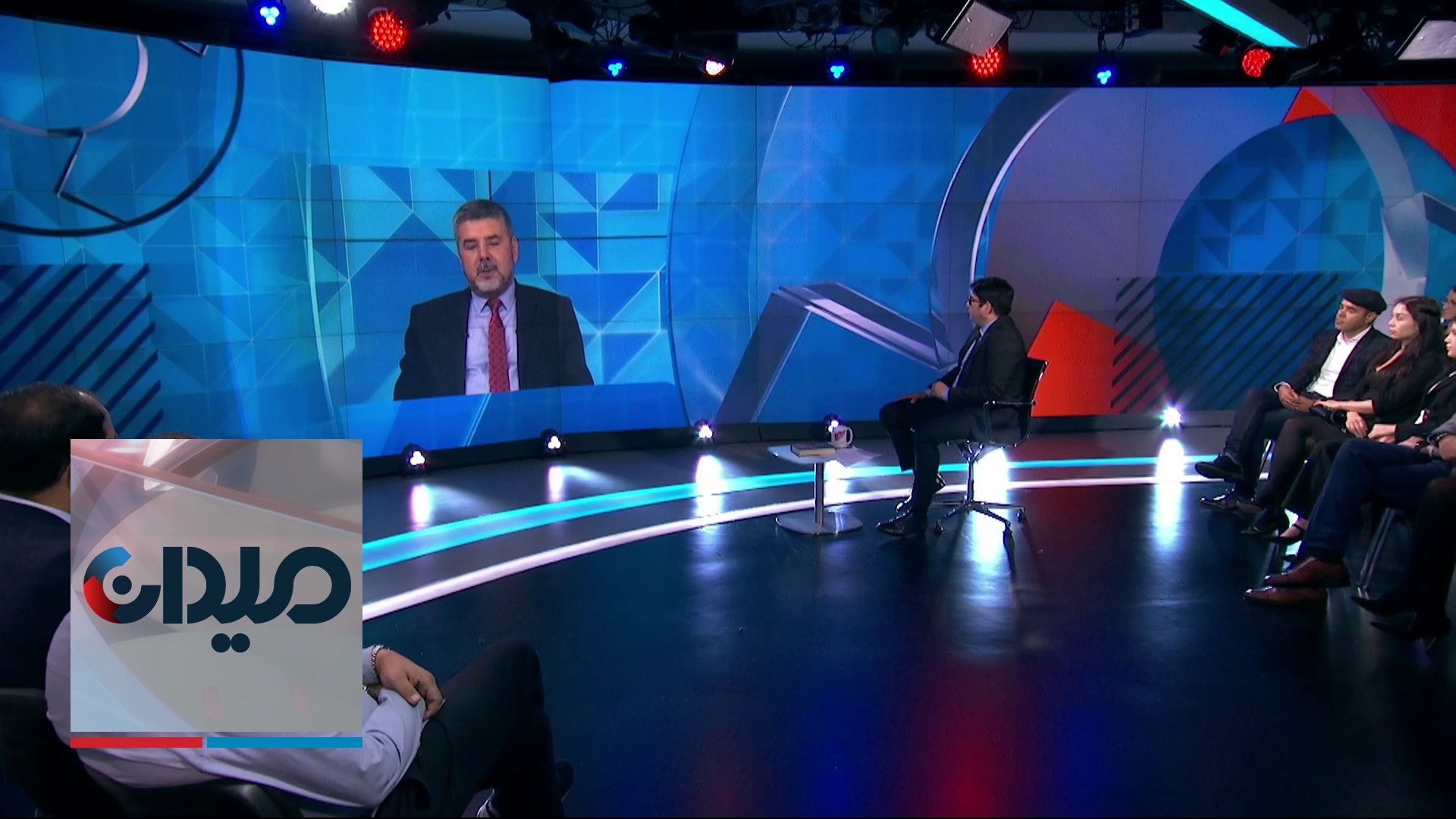 رحمت‌الله نبیل در میدان 