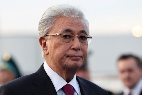د قزاقستان سترې محکمې توکایف ته د ولسمشرۍ د بلې دورې د نوماندۍ اجازه ورکړې