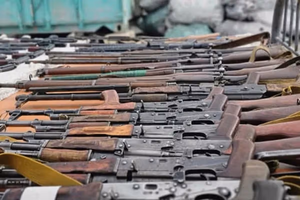 طالبان وایي پکتیا کې یې لسګونه میله وسلې ترلاسه کړې دي