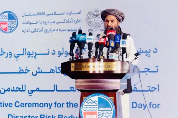 ملا برادر: افغانستان د اقلیمي بدلون د زیانونو کمولو لپاره نړۍوالې مرستې ته اړتیا لري