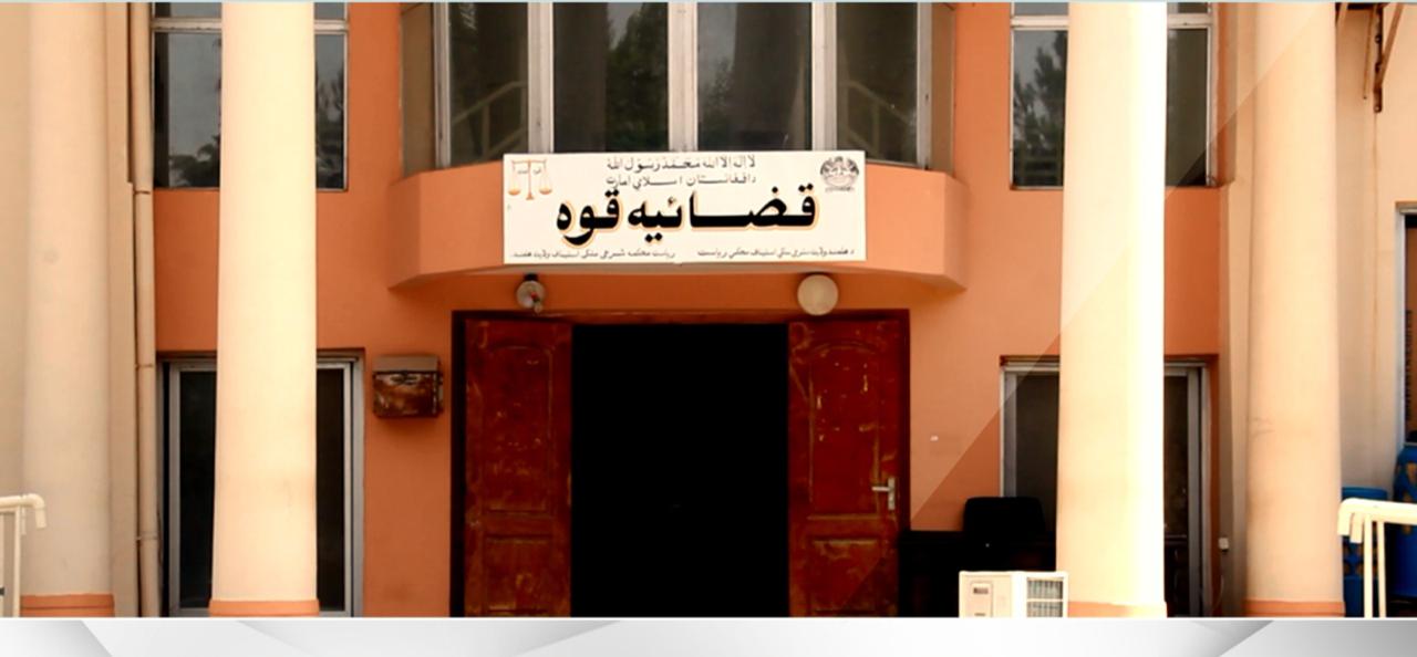 طالبانو په هلمند کې درې کسان د غلا په تور په عام محضر کې  په دورو وهلي