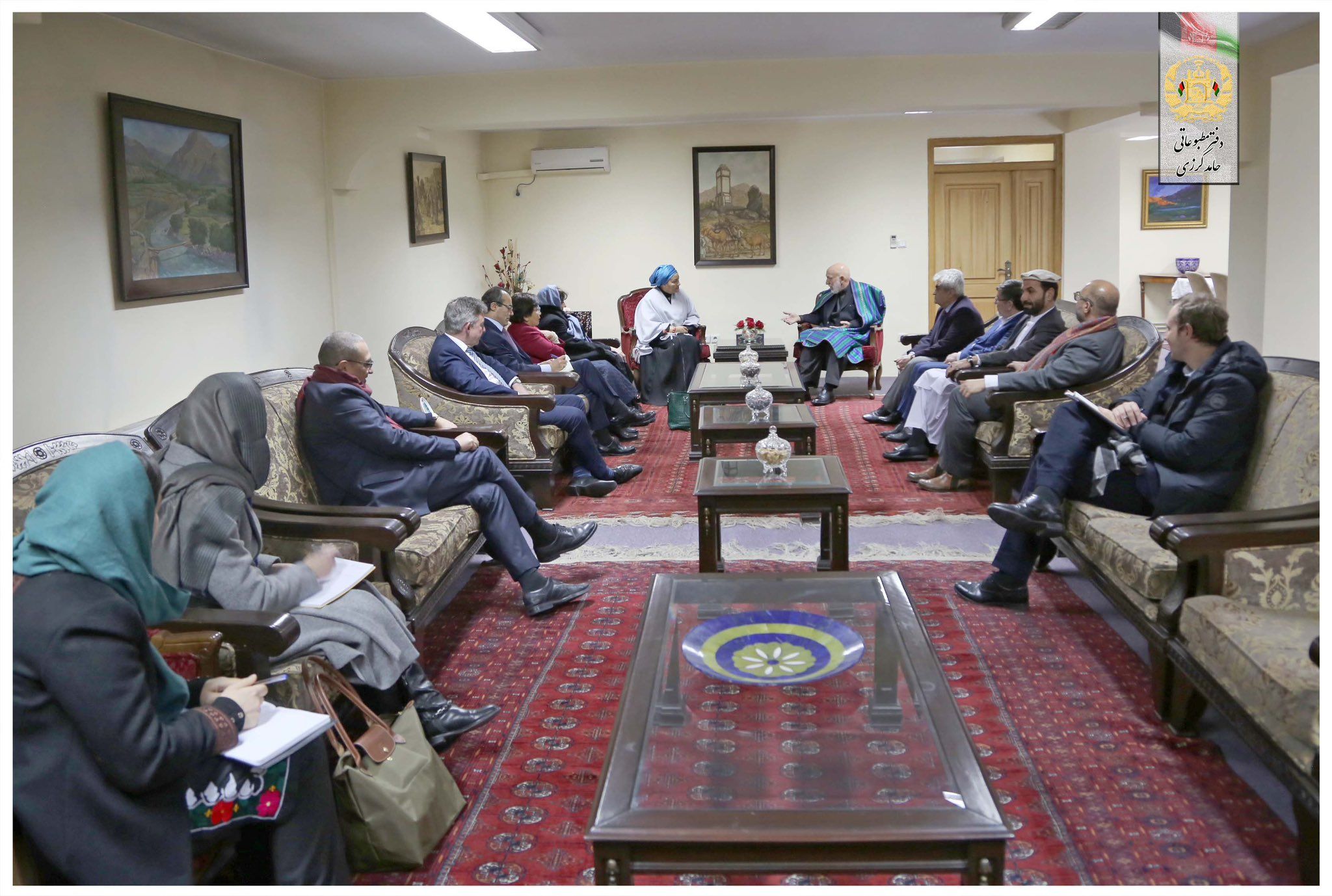 حامد کرزی در دیدار با هیات ملل متحد:برای تامین صلح و ثبات "هرچه زودتر" گفتگوی ملی آغاز شود