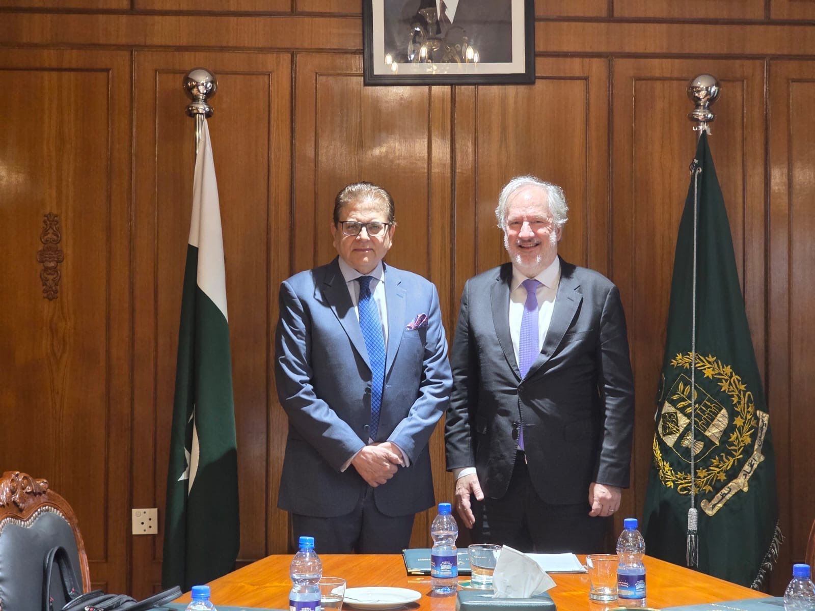 نماینده پاکستان و مقام اتحادیه اروپا درباره «گروه‌های تروریستی در افغانستان» گفت‌وگو کردند