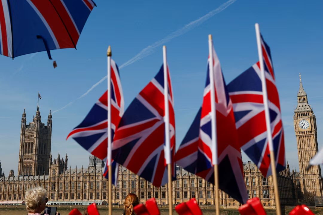  بریټانیا خپلو وګړو ته افغانستان ته د سفر نه کولو سپارښتنه کړې 