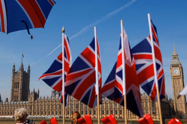 بریټانیا خپلو وګړو ته افغانستان ته د سفر نه کولو سپارښتنه کړې